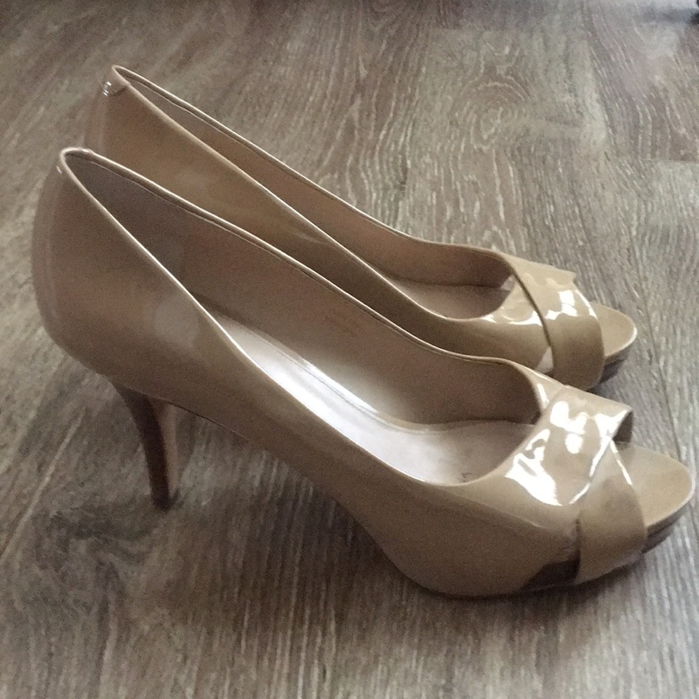 Via Spiga Patent leather heels